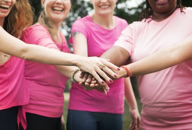 CÁNCER DE MAMA: OCTUBRE SE VISTE ROSA